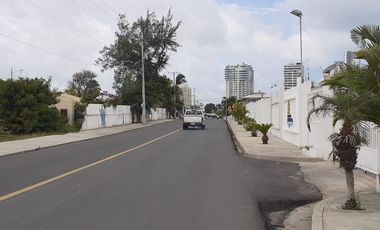 En Alquiler Casa de 3 Dormitorios Con Anexo Independiente En Lote de 1.418 metros por año corrido