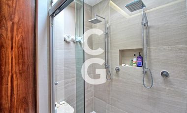 Casa en Venta en Cancún en Residencial Isla Dorada frente a la Laguna con Muelle