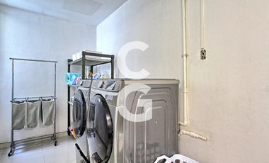 Casa en Venta en Cancún en Residencial Isla Dorada frente a la Laguna con Muelle