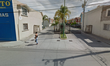 Cto. Panamá, Privada Panama, 36360 San Francisco del Rincón, Gto., México-Casa en Remate-(65% Debajo De Su Valor Comercial, Solo Recursos Propios-SK10