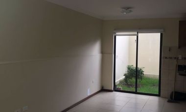 HERMOSA Y COMODA CASA DE TRES HABITACIONES