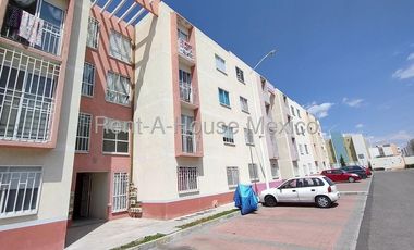 Departamento de 2 recámaras. RENTA - Villas del Refugio