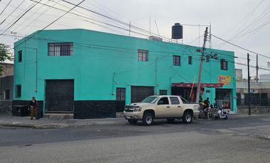 Propiedad con 2 Departamentos y 4 Locales Comerciales a Una Cuadra del CUCEI