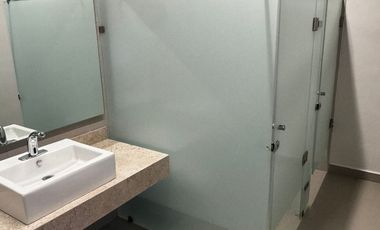 Espacio para oficina de 51m2 Nivel 4 #407 en corporativo que forma parte de proyecto mixto con 18 locales y 34 oficinas y vigilancia 24x7 Jurica JF