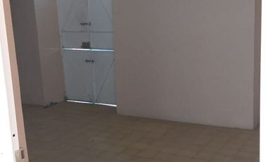 HERMOSA CASA MUY BIEN UBICADA CON ARQUITECTURA ANTIGUA IDEAL PARA NEGOCIO