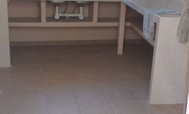 HERMOSA CASA MUY BIEN UBICADA CON ARQUITECTURA ANTIGUA IDEAL PARA NEGOCIO