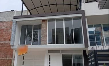 VENDO CASA DOS PISOS MAS TERRAZA VILLA MAGNA CALI