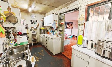 CASA 4 DORMITORIOS. 3 BAÑOS, 4 ESTACIONAMIENTOS, CALLE CENTRAL, EL BOSQUE