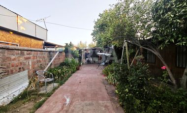 CASA 4 DORMITORIOS. 3 BAÑOS, 4 ESTACIONAMIENTOS, CALLE CENTRAL, EL BOSQUE