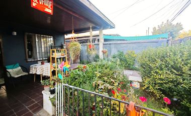 CASA 4 DORMITORIOS. 3 BAÑOS, 4 ESTACIONAMIENTOS, CALLE CENTRAL, EL BOSQUE