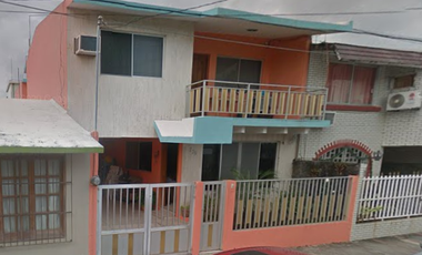 HERMOSA CASA EN REMATE, VIRGINIA VERACRUZ, VERACRUZ.