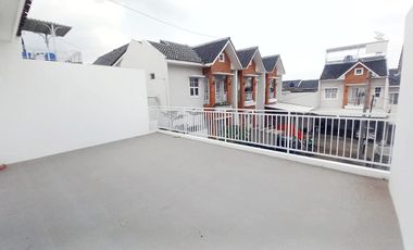 RUMAH BARU 2 LANTAI SARIWANGI PAROMPONG