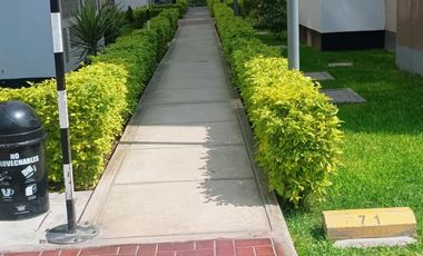 BAJO PRECIO SE VENDE LINDO DEPARTAMENTO MAS COCHERA