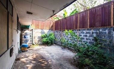 ขายที่ดินพร้อมสิ่งปลูกสร้าง ซอยรัชดาภิเษก 42 ห่างจากถนนรัชดาภิเษกเพียง 200 เมตร ขนาดเนื้อที่ 86 ตารางวา แปลงสวยรูป 4 เหลี่ยม เหมาะสำหรับทำบ้านพักอาศัย