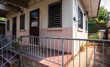 ขายที่ดินพร้อมสิ่งปลูกสร้าง ซอยรัชดาภิเษก 42 ห่างจากถนนรัชดาภิเษกเพียง 200 เมตร ขนาดเนื้อที่ 86 ตารางวา แปลงสวยรูป 4 เหลี่ยม เหมาะสำหรับทำบ้านพักอาศัย