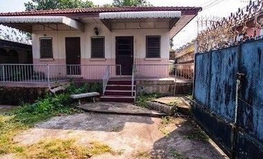 ขายที่ดินพร้อมสิ่งปลูกสร้าง ซอยรัชดาภิเษก 42 ห่างจากถนนรัชดาภิเษกเพียง 200 เมตร ขนาดเนื้อที่ 86 ตารางวา แปลงสวยรูป 4 เหลี่ยม เหมาะสำหรับทำบ้านพักอาศัย