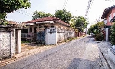 ขายที่ดินพร้อมสิ่งปลูกสร้าง ซอยรัชดาภิเษก 42 ห่างจากถนนรัชดาภิเษกเพียง 200 เมตร ขนาดเนื้อที่ 86 ตารางวา แปลงสวยรูป 4 เหลี่ยม เหมาะสำหรับทำบ้านพักอาศัย