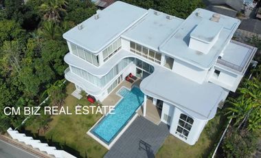 Luxury Hi-End Pool Villa  A modern luxury home near Chiang Mai city center, offering you true comfort and privacy with premium facilities. Suitable fo