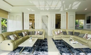 Luxury Hi-End Pool Villa  A modern luxury home near Chiang Mai city center, offering you true comfort and privacy with premium facilities. Suitable fo