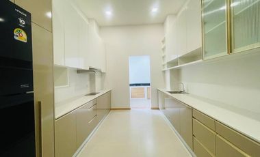 Luxury Hi-End Pool Villa  A modern luxury home near Chiang Mai city center, offering you true comfort and privacy with premium facilities. Suitable fo
