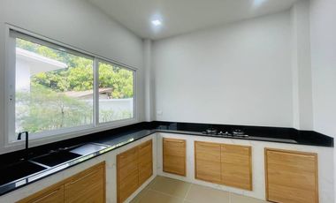 Luxury Hi-End Pool Villa  A modern luxury home near Chiang Mai city center, offering you true comfort and privacy with premium facilities. Suitable fo