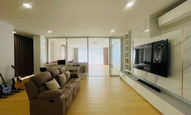 Luxury Hi-End Pool Villa  A modern luxury home near Chiang Mai city center, offering you true comfort and privacy with premium facilities. Suitable fo