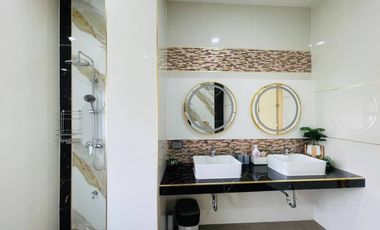 Luxury Hi-End Pool Villa  A modern luxury home near Chiang Mai city center, offering you true comfort and privacy with premium facilities. Suitable fo