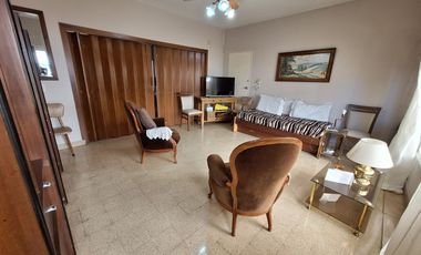 VENDO AMPLIO DEPARTAMENTO CENTRICO BAHíA BLANCA