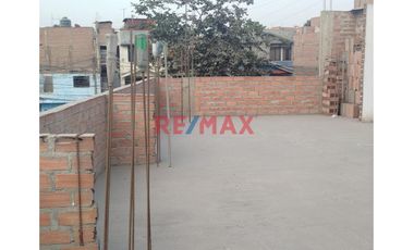 Se Vende Los Aires Del Tercer Piso En Ocasión - Los Olivos