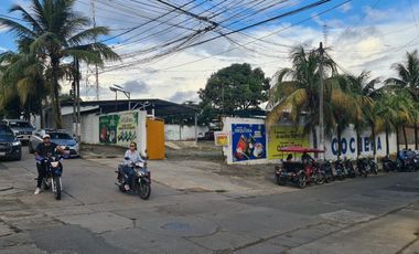 Terreno de 1289 m² a pasos de la plaza de Tarapoto. En este 'juego' inmobiliario, el tamaño importa... y la ubicación es la reina. 😉