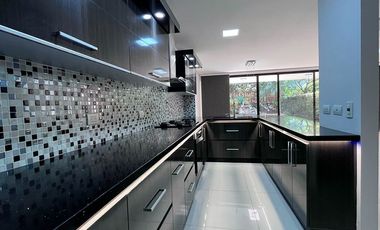 Casa en arriendo en el sector Loma del Atravezado, Envigado