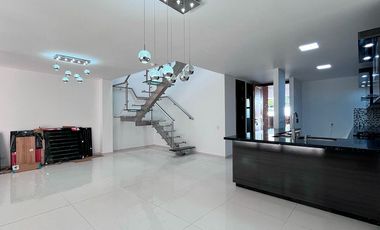 Casa en arriendo en el sector Loma del Atravezado, Envigado