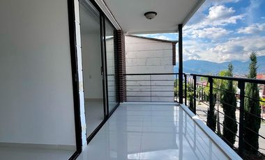 Casa en arriendo en el sector Loma del Atravezado, Envigado