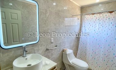 Leon Propiedades vende parcela de 2 Ha. con 2 casas en fundo Alhué, Curacaví.