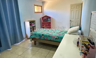 Leon Propiedades vende parcela de 2 Ha. con 2 casas en fundo Alhué, Curacaví.