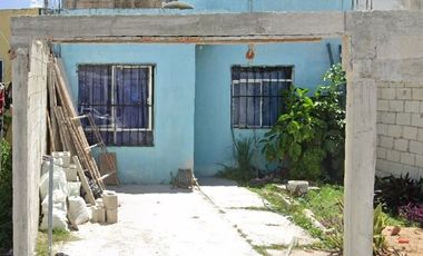 Casa en calle Lirios, Las Palmas Uno, Playa del Carmen, Quintana Roo, México ¡NO CRÉDITOS!