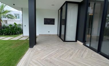 Isla Mocoli, Renta de hermosa casa 4 dormitorios con piscina sin muebles