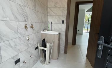 Isla Mocoli, Renta de hermosa casa 4 dormitorios con piscina sin muebles