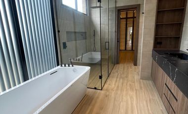 Isla Mocoli, Renta de hermosa casa 4 dormitorios con piscina sin muebles