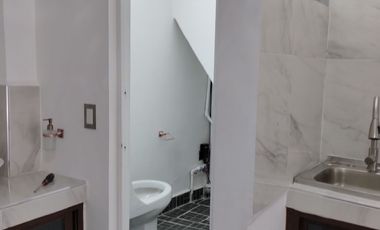 Local Comercial Renovado de 55m2 En Avenida