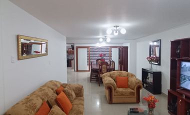 CASA EN ALQUILER - RESIDENCIAL SAN CARLOS - FRENTE AL PARQUE - 131 m2