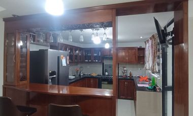 CASA EN ALQUILER - RESIDENCIAL SAN CARLOS - FRENTE AL PARQUE - 131 m2