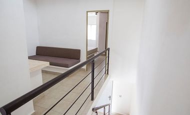 RENTA TOWN HOUSE EQUIPADA Y AMUEBLADA EN SODZIL NORTE, EXCELENTE UBICACIÓN.