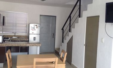 RENTA TOWN HOUSE EQUIPADA Y AMUEBLADA EN SODZIL NORTE, EXCELENTE UBICACIÓN.