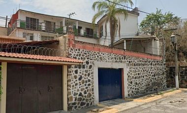 EXCELENTE PROPIEDAD UBICADA EN LA COLONIA BURGOS CUERNAVACA, EN TRES DE MAYO, MORELOS.