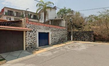 EXCELENTE PROPIEDAD UBICADA EN LA COLONIA BURGOS CUERNAVACA, EN TRES DE MAYO, MORELOS.