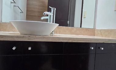 CASA EN RENTA  EN SOLARES,  CERCA INSTITUTO DE CIENCIAS, CON CUARTO DE SERVICIO