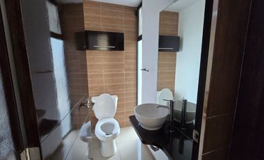 CASA EN RENTA  EN SOLARES,  CERCA INSTITUTO DE CIENCIAS, CON CUARTO DE SERVICIO