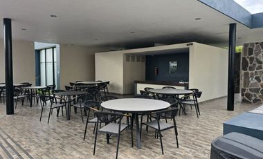 CASA EN RENTA  EN SOLARES,  CERCA INSTITUTO DE CIENCIAS, CON CUARTO DE SERVICIO