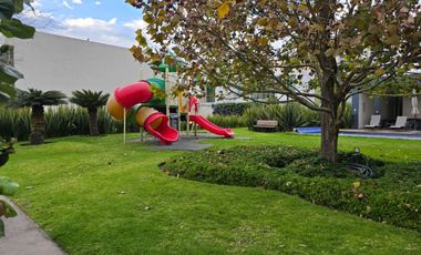 CASA EN RENTA  EN SOLARES,  CERCA INSTITUTO DE CIENCIAS, CON CUARTO DE SERVICIO